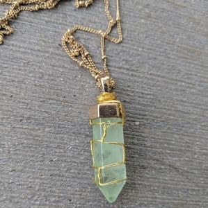 Light blue/green gold wired pendant